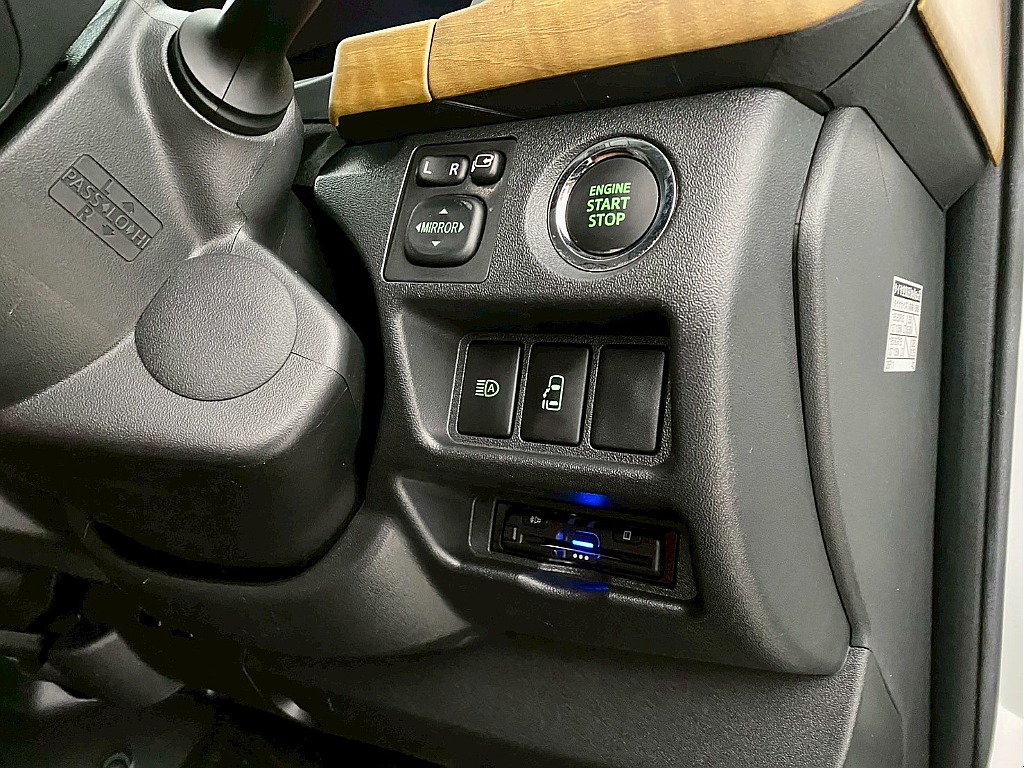 トヨタ ハイエース(11枚目)