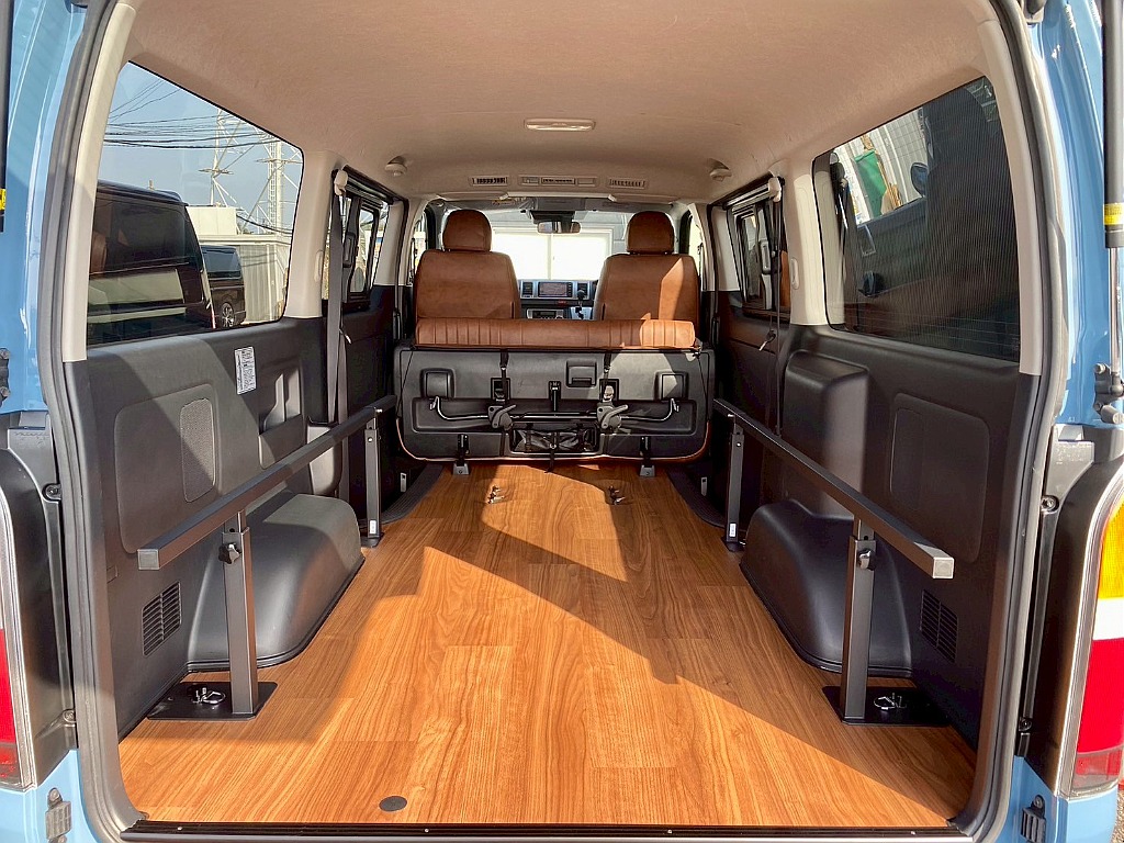 トヨタ レジアスエース(18枚目)