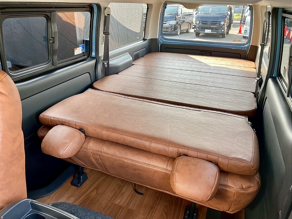 トヨタ レジアスエース(4枚目)