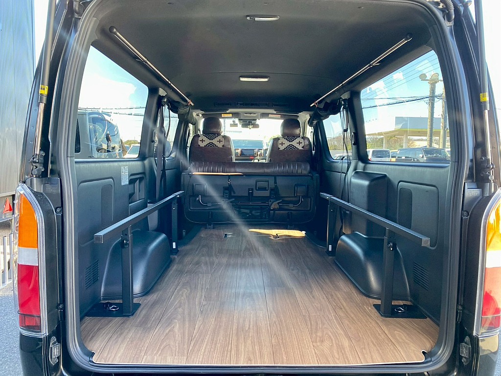 トヨタ ハイエースバン(20枚目)