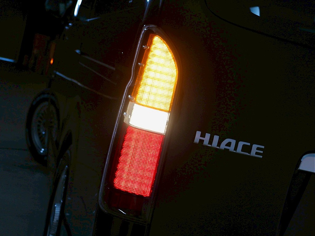 トヨタ ハイエースバン(28枚目)