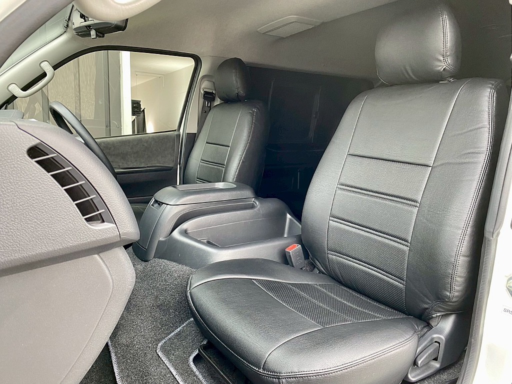 トヨタ ハイエース(10枚目)