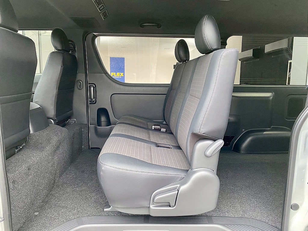 トヨタ ハイエースバン(23枚目)