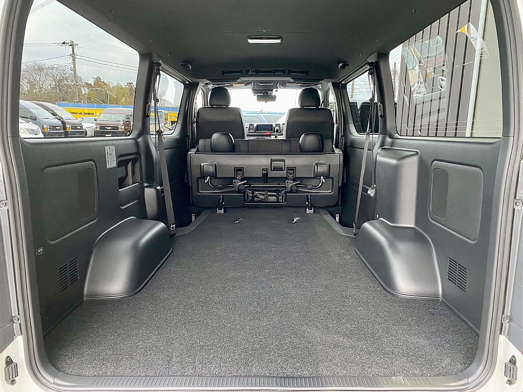 トヨタ ハイエースバン(26枚目)