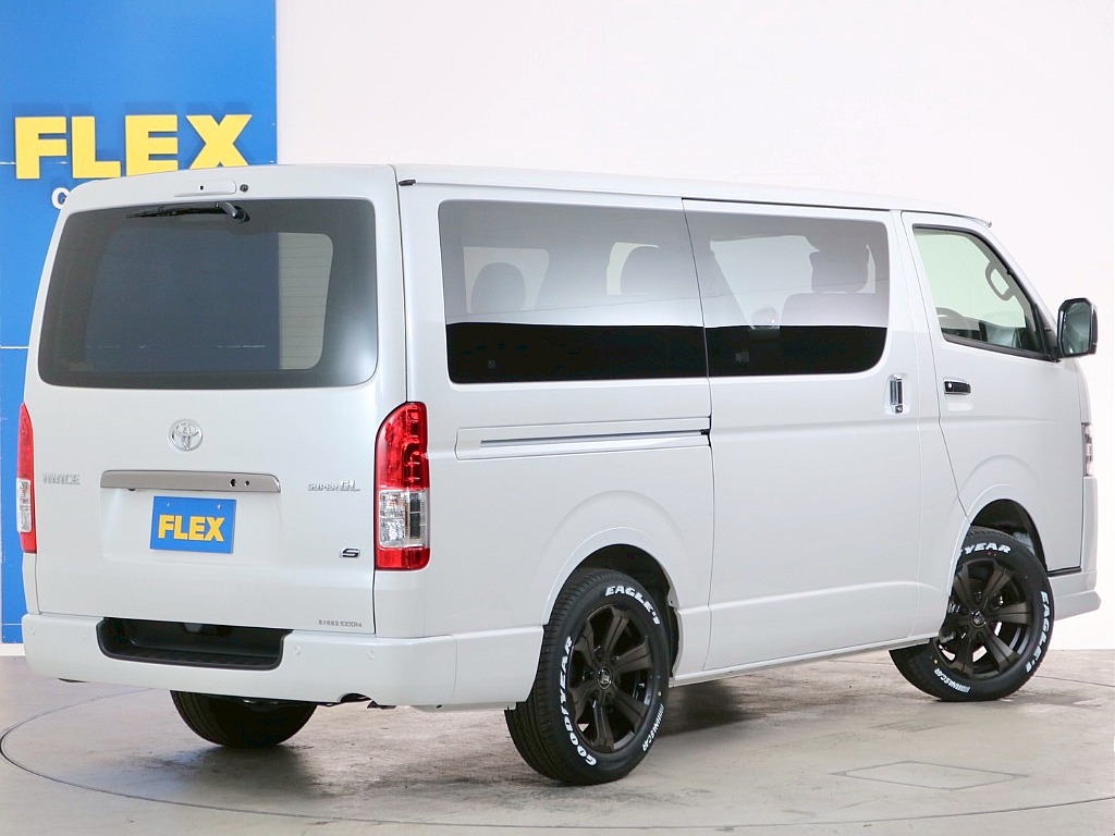 トヨタ ハイエースバン(5枚目)
