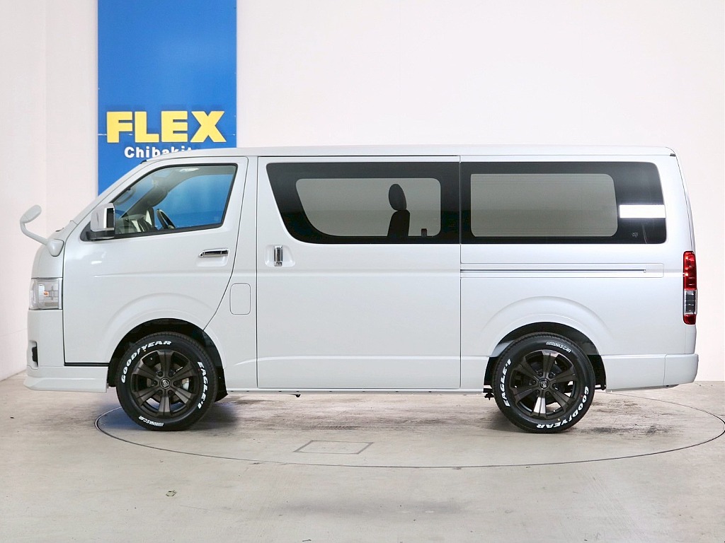 トヨタ ハイエースバン(7枚目)