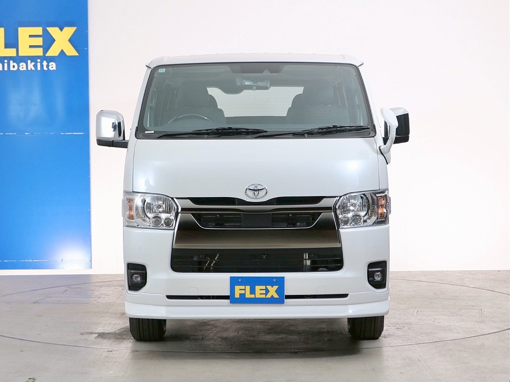 トヨタ ハイエースバン(9枚目)