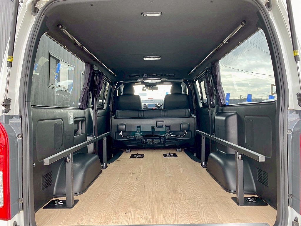 トヨタ ハイエースバン(25枚目)