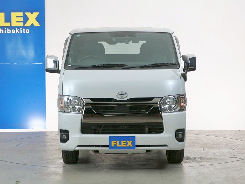 トヨタ ハイエースバン(9枚目)