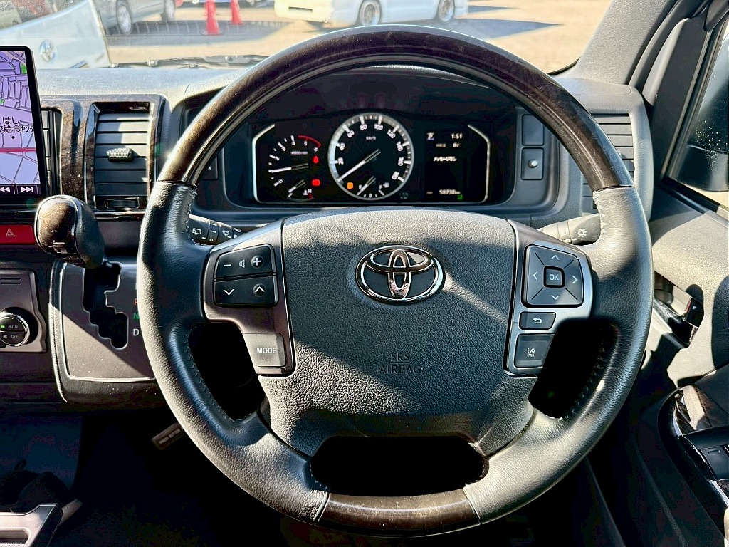 トヨタ ハイエースバン(17枚目)