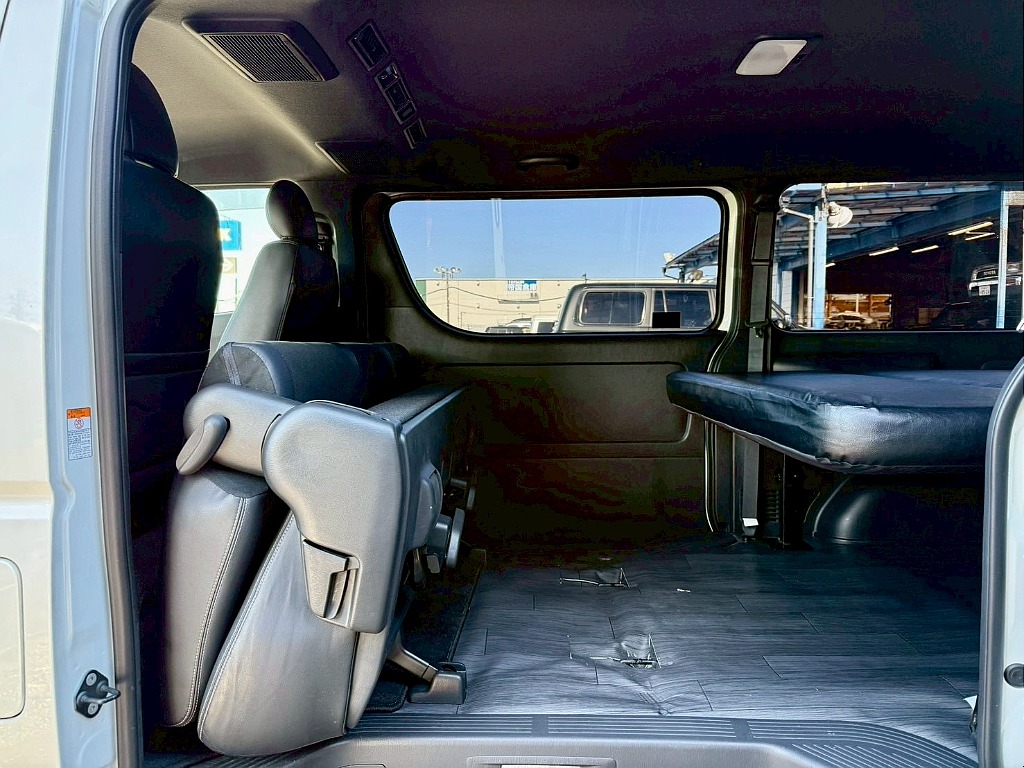 トヨタ ハイエースバン(21枚目)