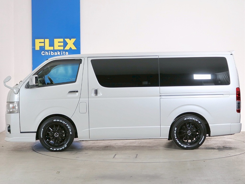 トヨタ ハイエースバン(6枚目)