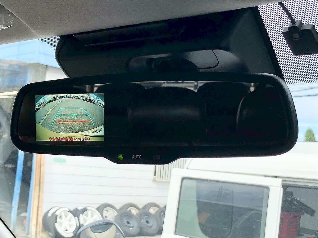 メーカーオプション　バックモニター内蔵自動防眩ミラー♪