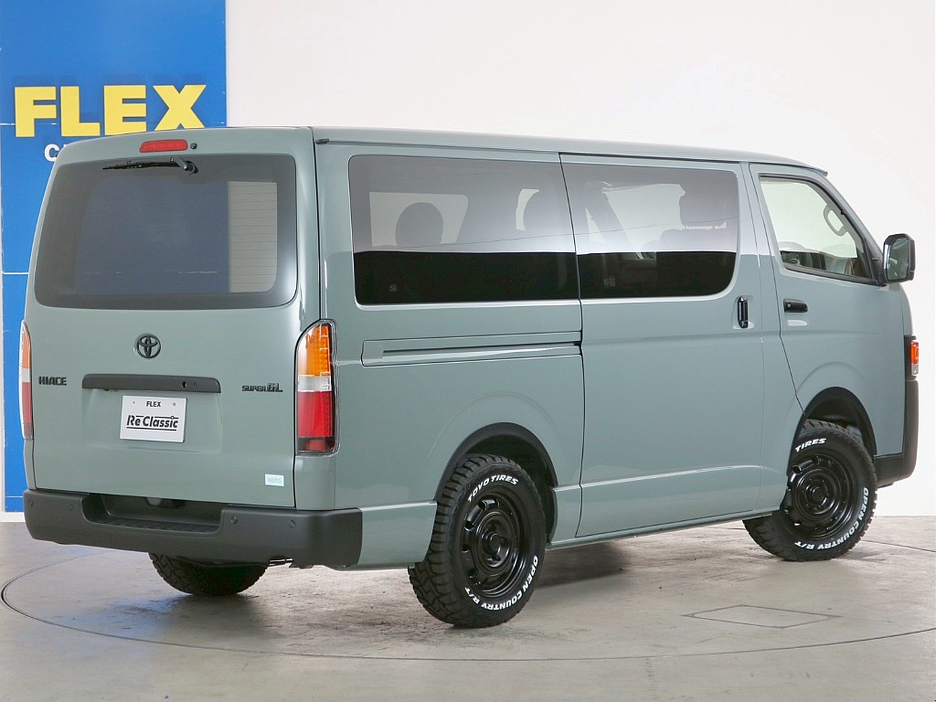 トヨタ ハイエースバン(4枚目)