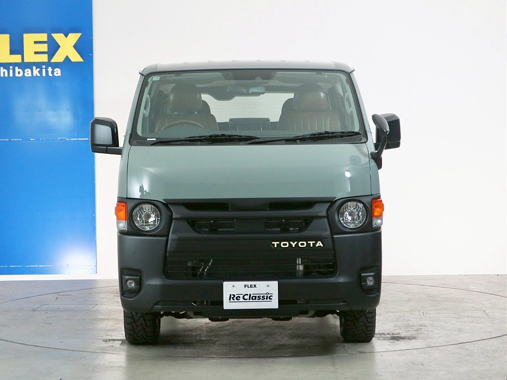 トヨタ ハイエースバン(8枚目)