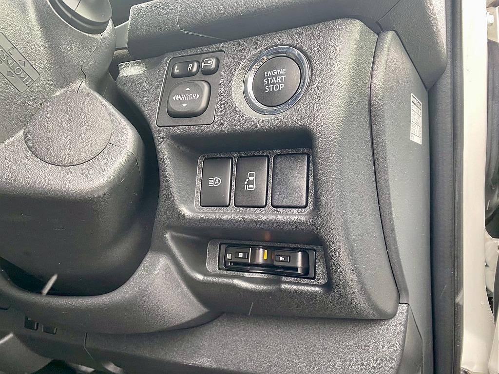 トヨタ ハイエース(10枚目)