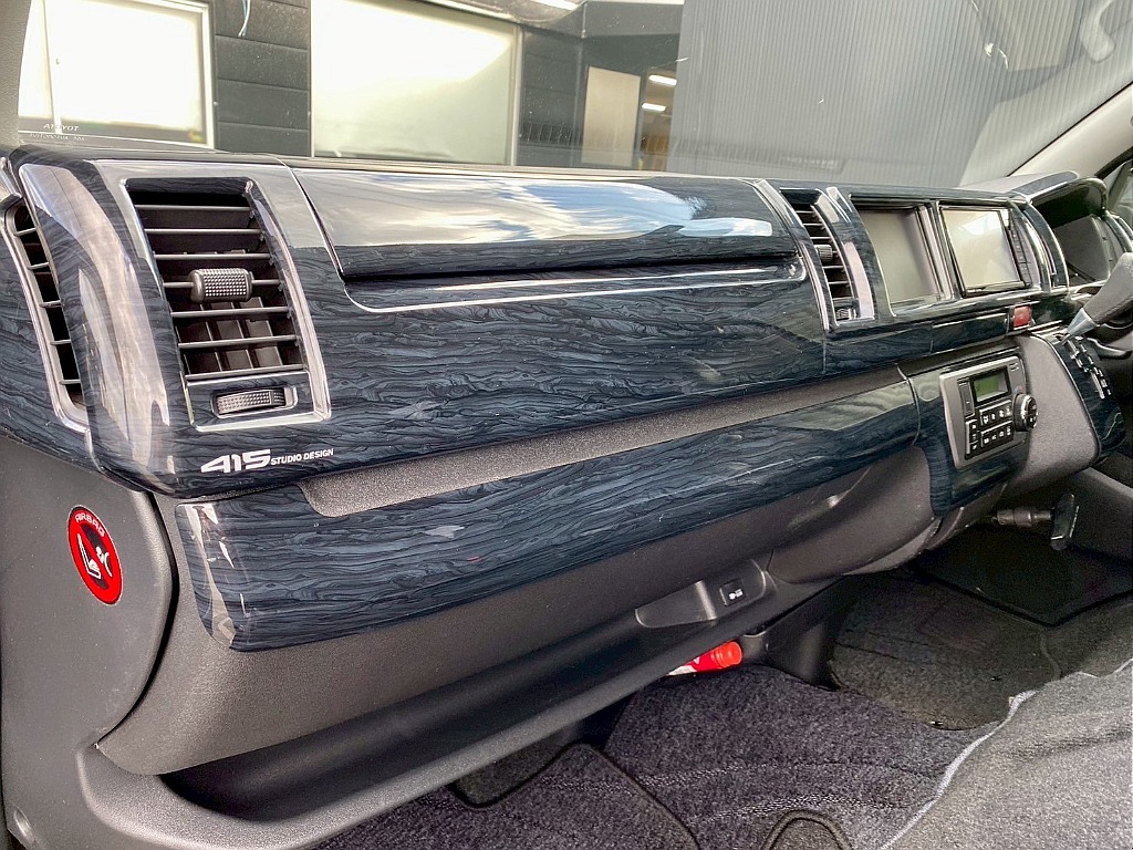 トヨタ ハイエース(14枚目)