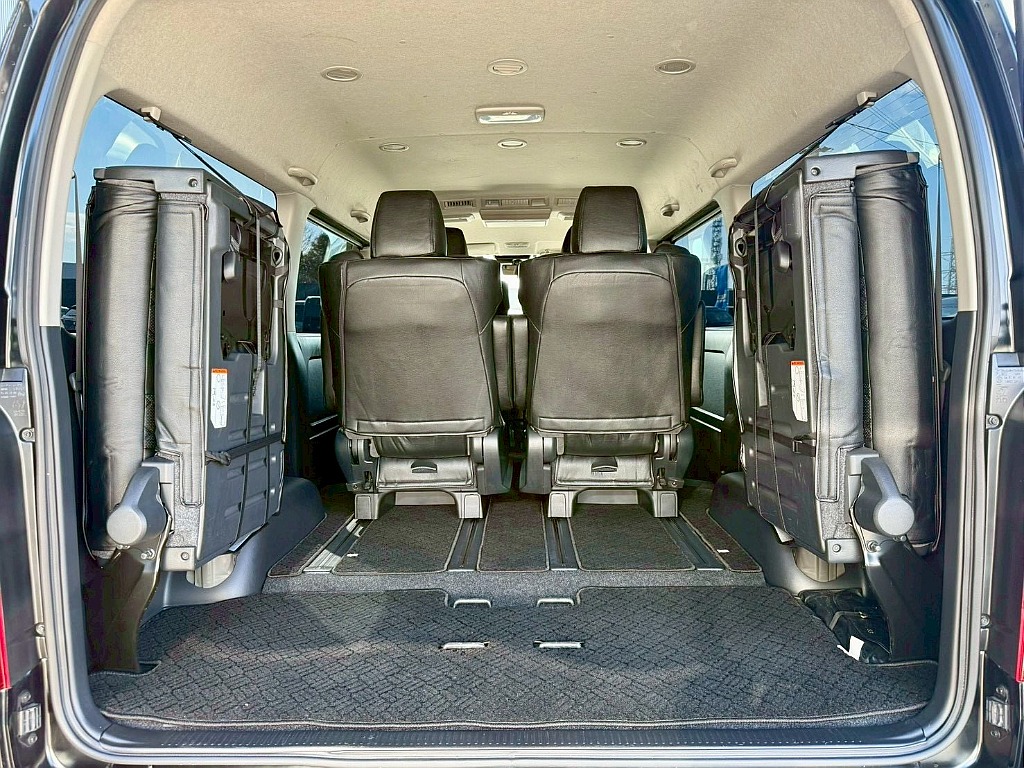 トヨタ ハイエース(27枚目)