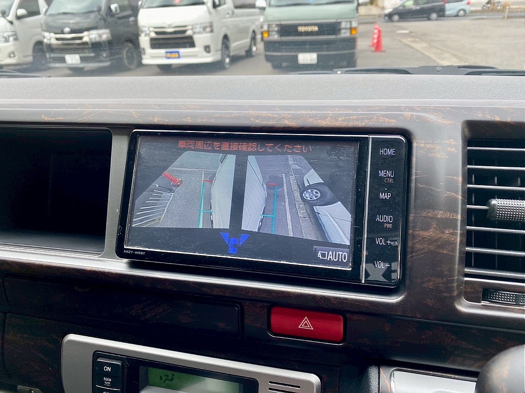 トヨタ ハイエース(14枚目)