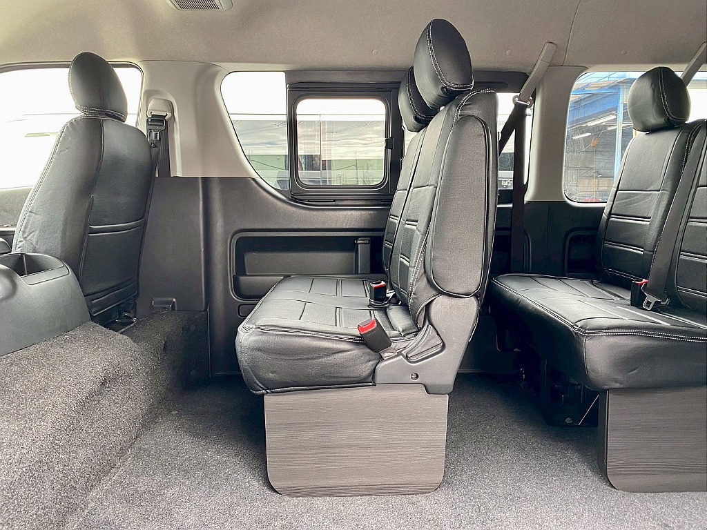 トヨタ ハイエース(16枚目)