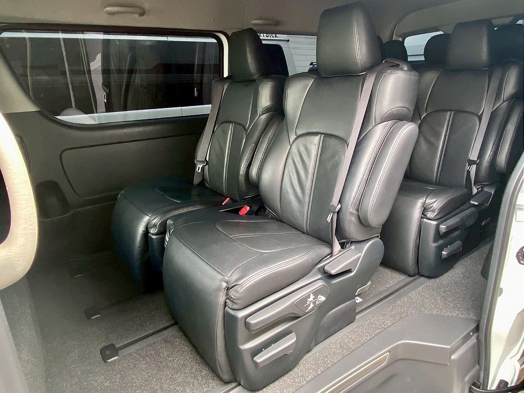 トヨタ ハイエース(17枚目)