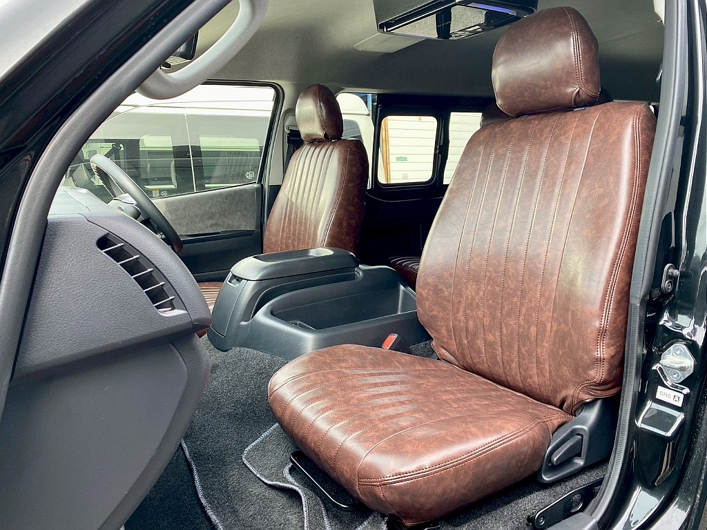 トヨタ ハイエース(10枚目)