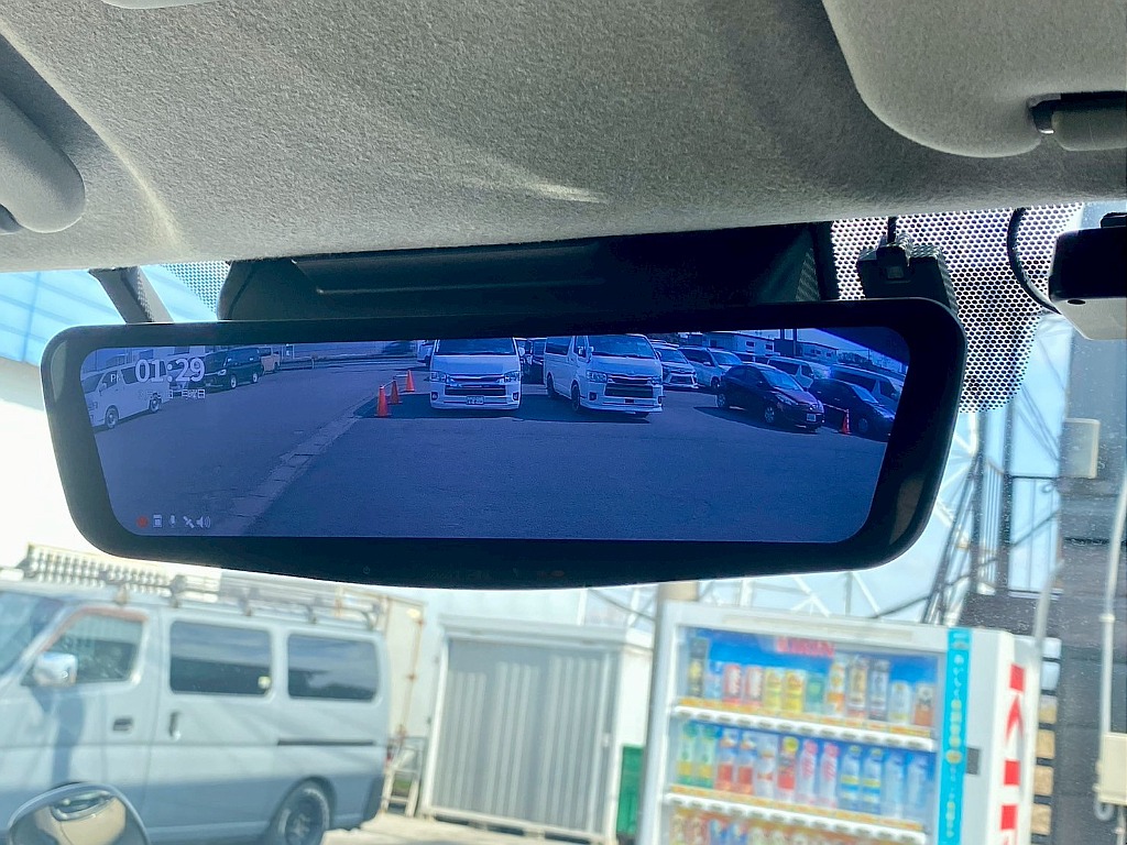 トヨタ ハイエース(13枚目)