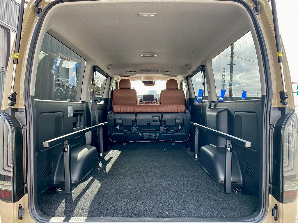 トヨタ ハイエースバン(24枚目)