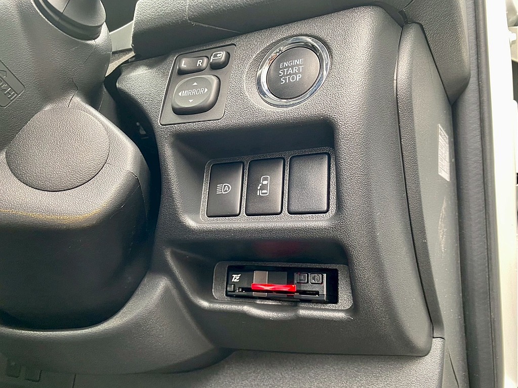 トヨタ ハイエース(11枚目)