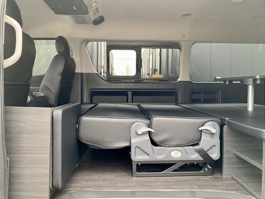 トヨタ ハイエース(23枚目)