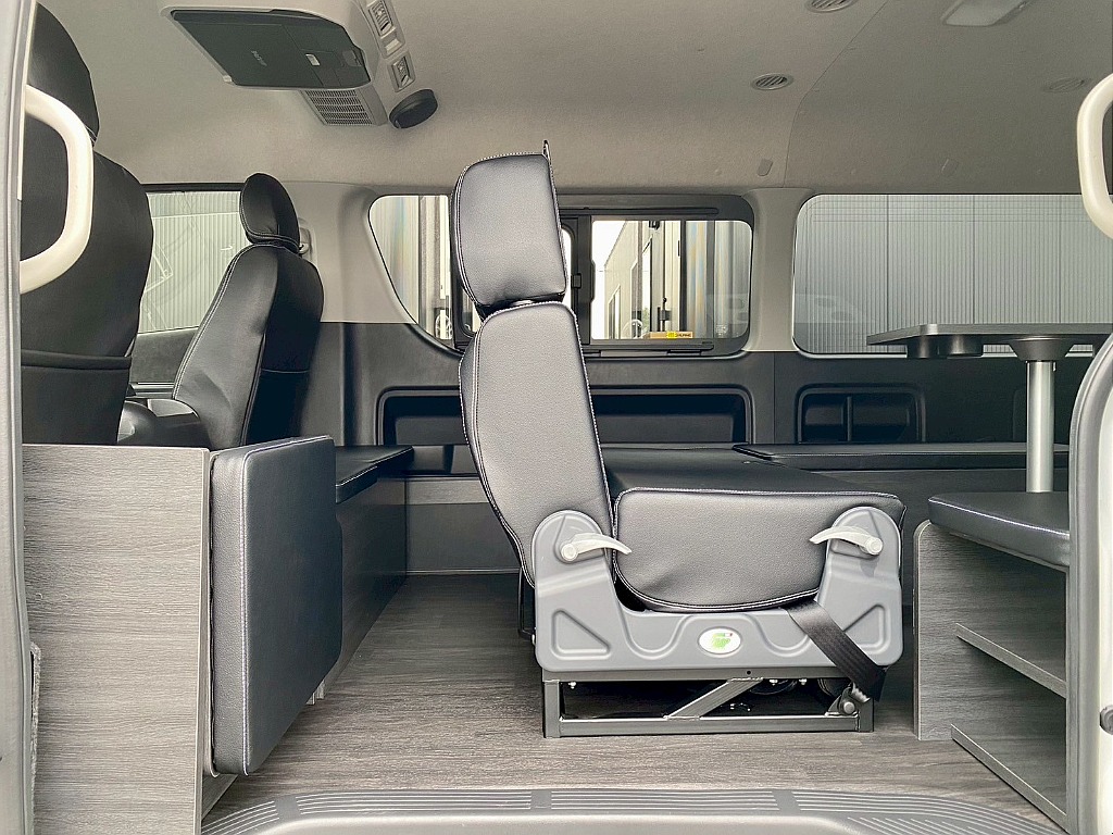 トヨタ ハイエース(24枚目)