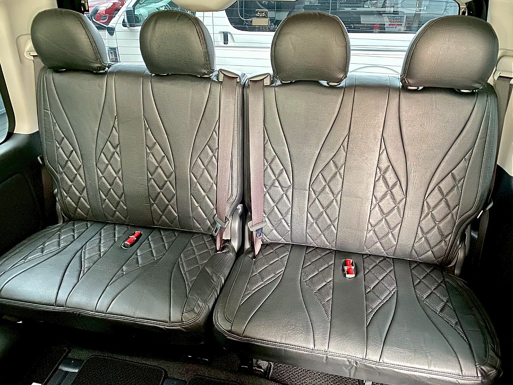 4列目はダイヤキルトシートカバーで統一感が増しています！