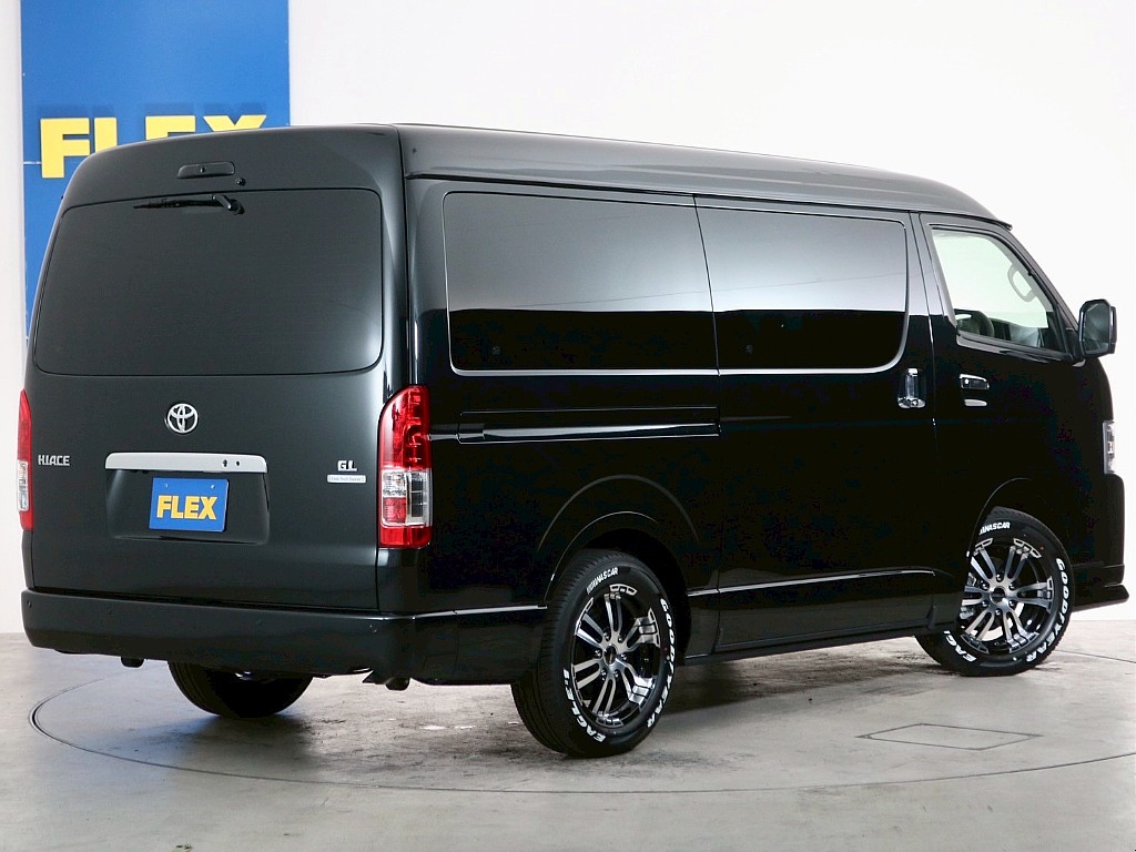 ファインテックツアラーは両側スライドドア装備♪