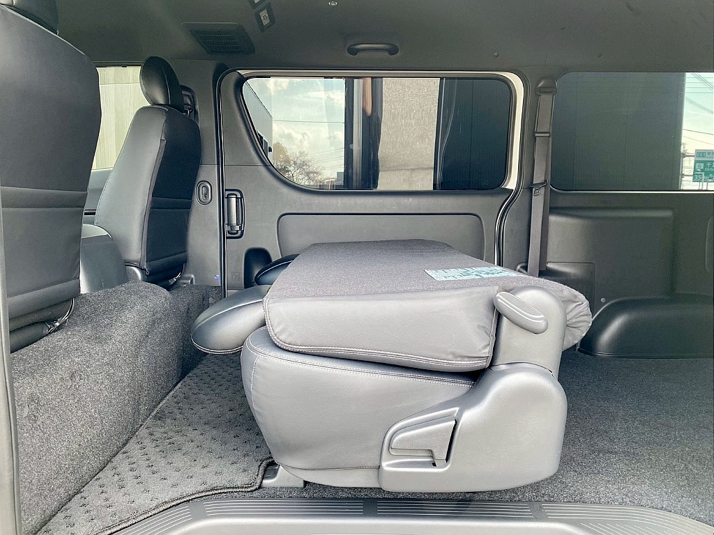 トヨタ ハイエースバン(19枚目)