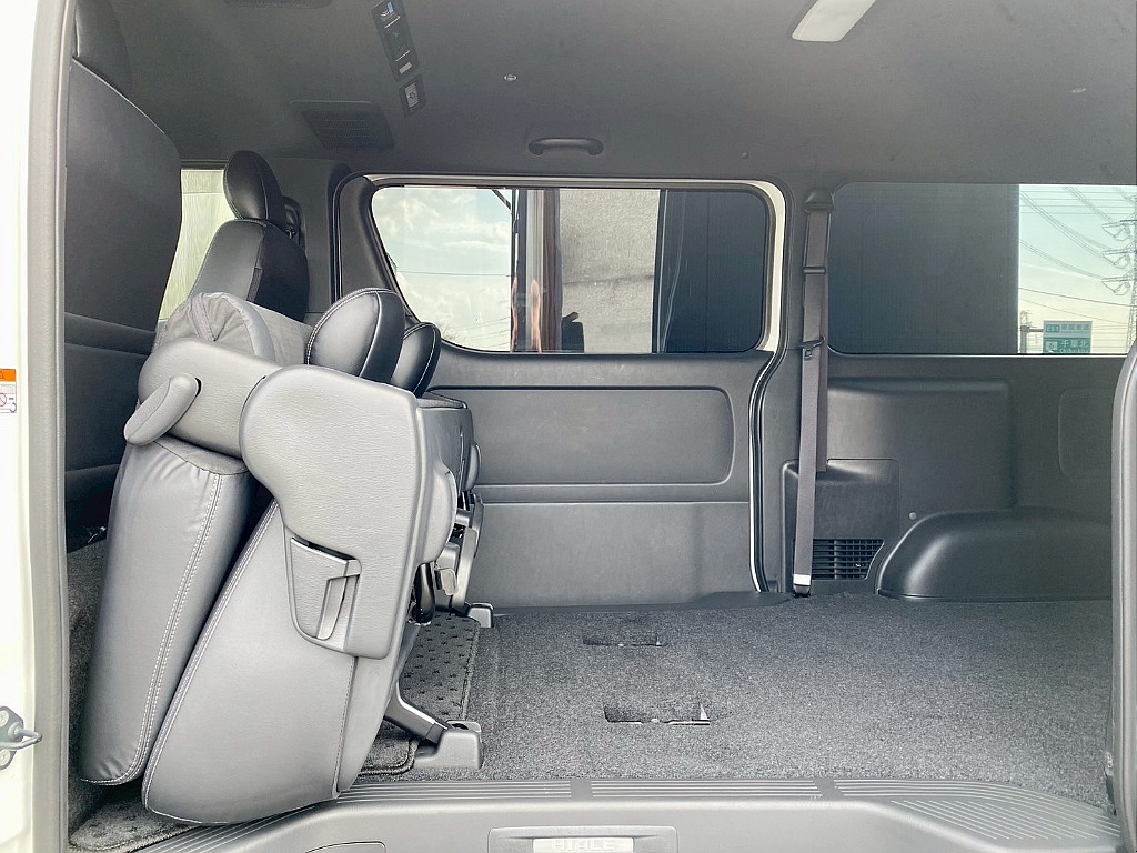 トヨタ ハイエースバン(20枚目)