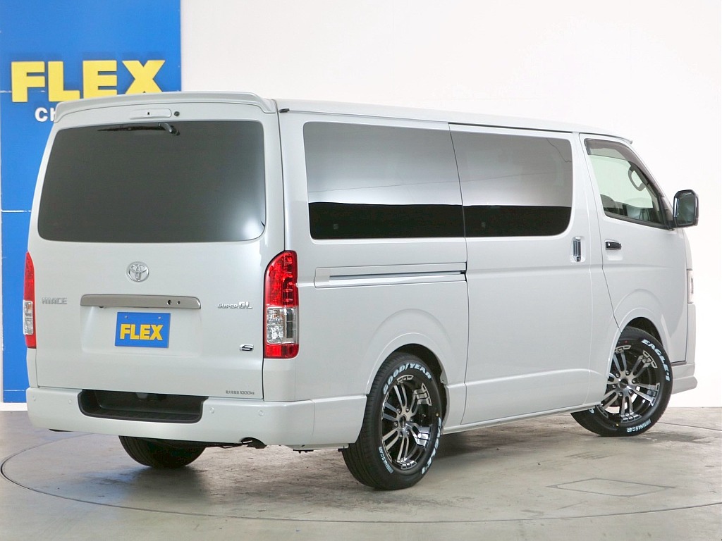 トヨタ ハイエースバン(5枚目)