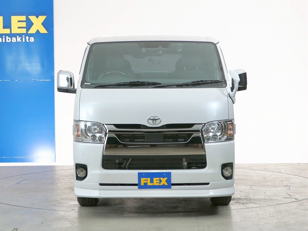 トヨタ ハイエースバン(9枚目)