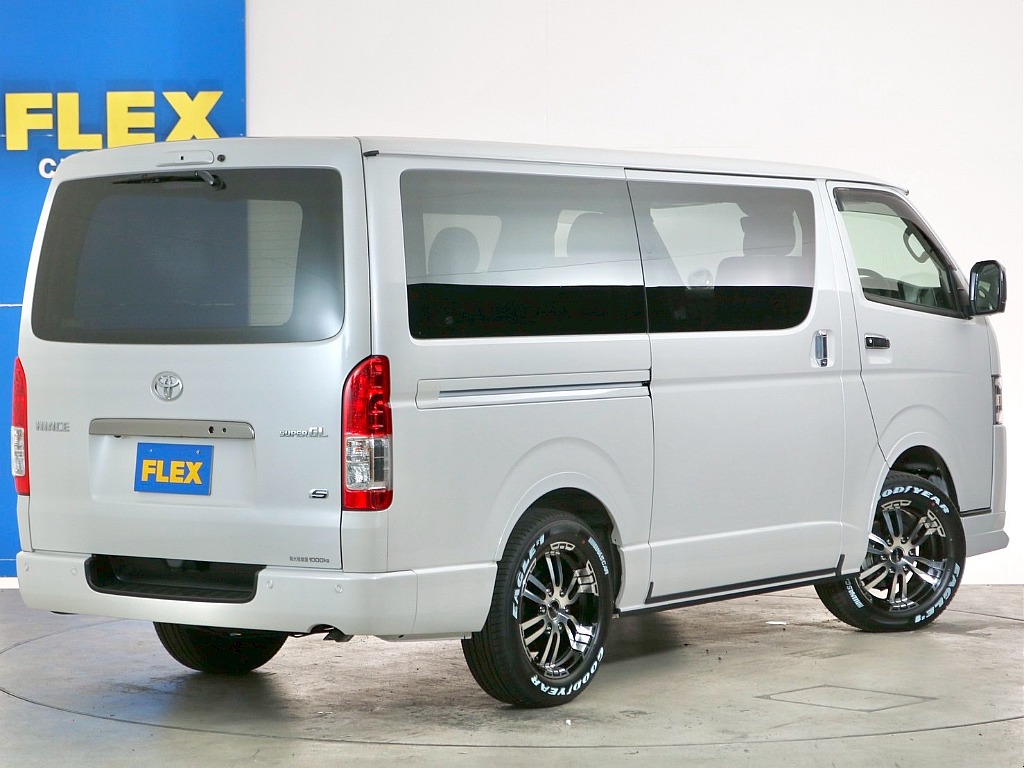 トヨタ ハイエースバン(5枚目)