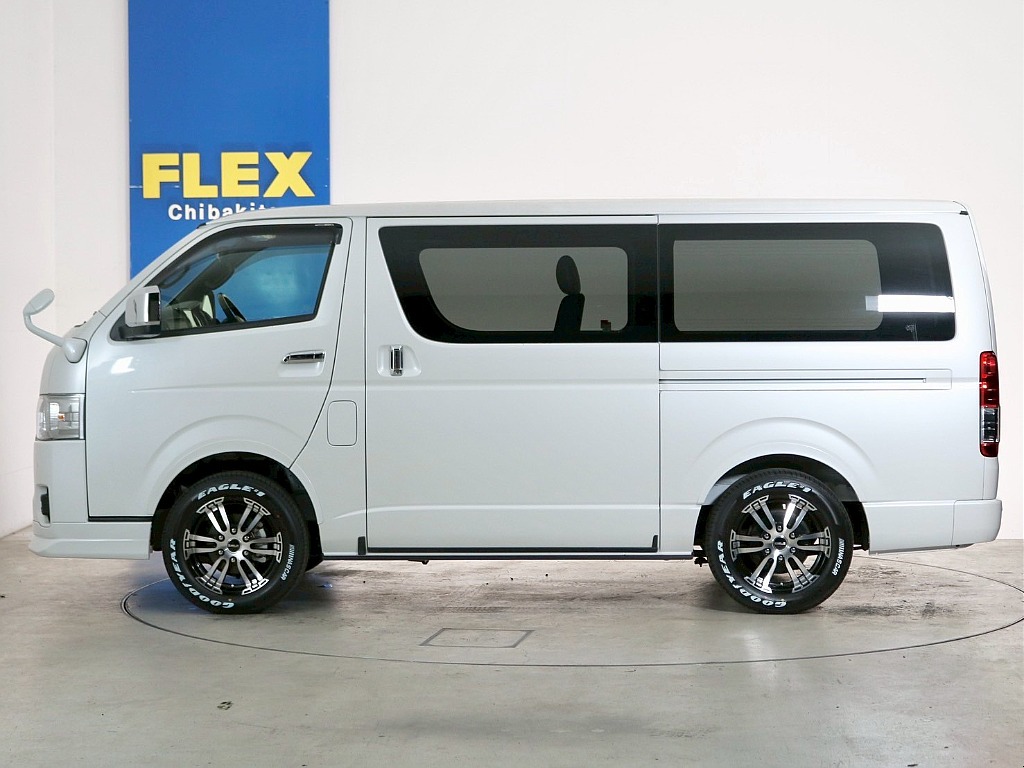 トヨタ ハイエースバン(7枚目)