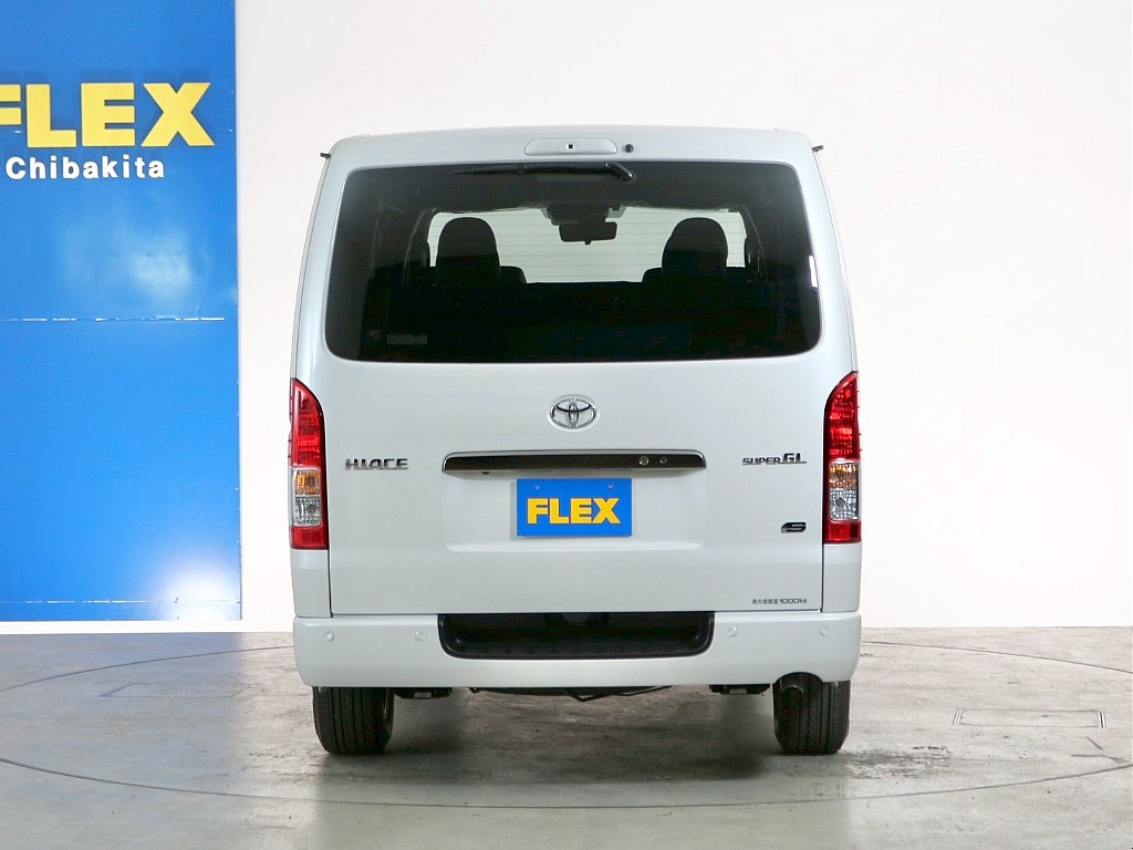 トヨタ ハイエースバン(8枚目)