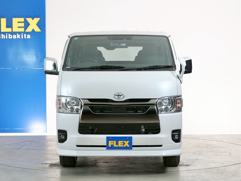 トヨタ ハイエースバン(9枚目)