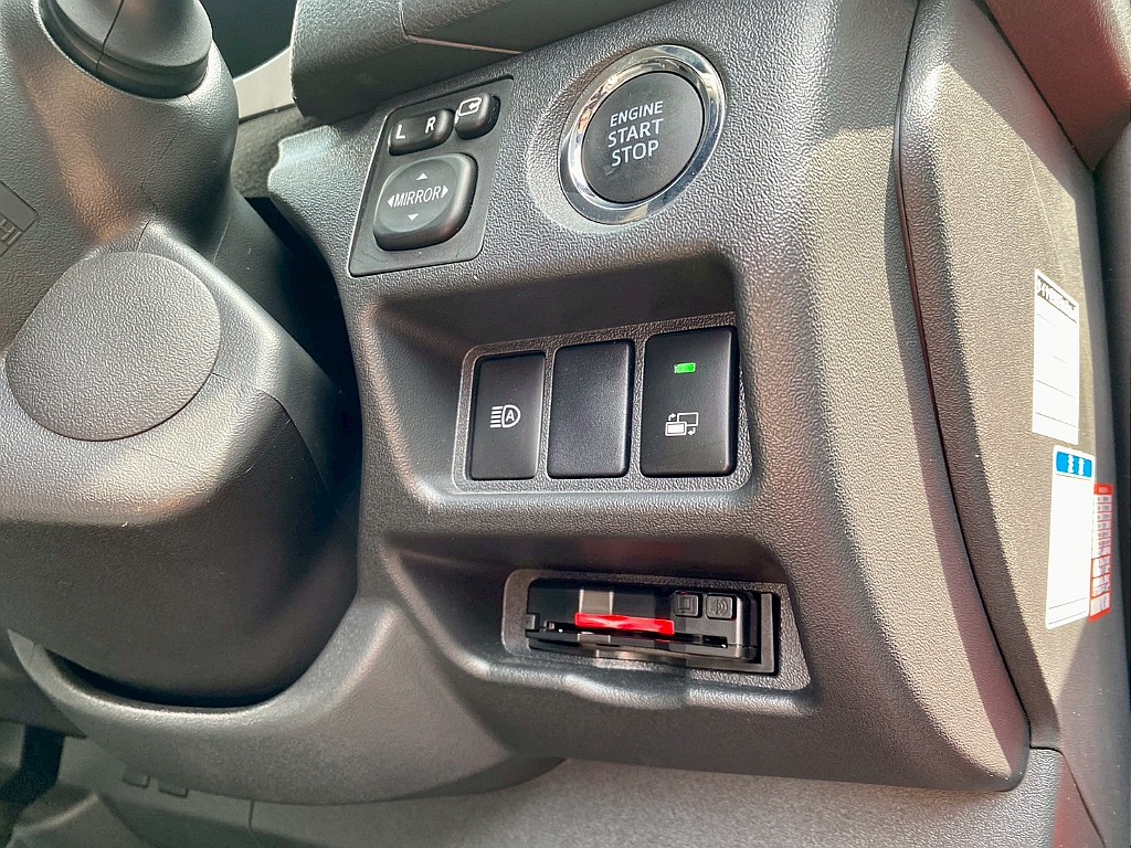 トヨタ ハイエースバン(11枚目)