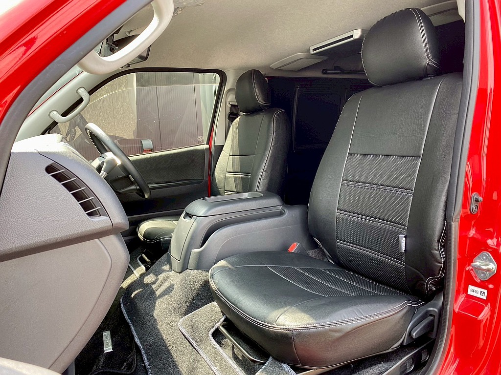 トヨタ ハイエースバン(10枚目)