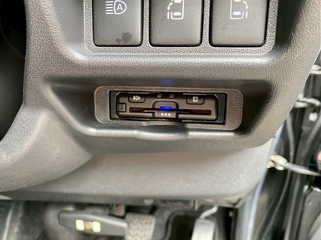 トヨタ ハイエースバン(13枚目)