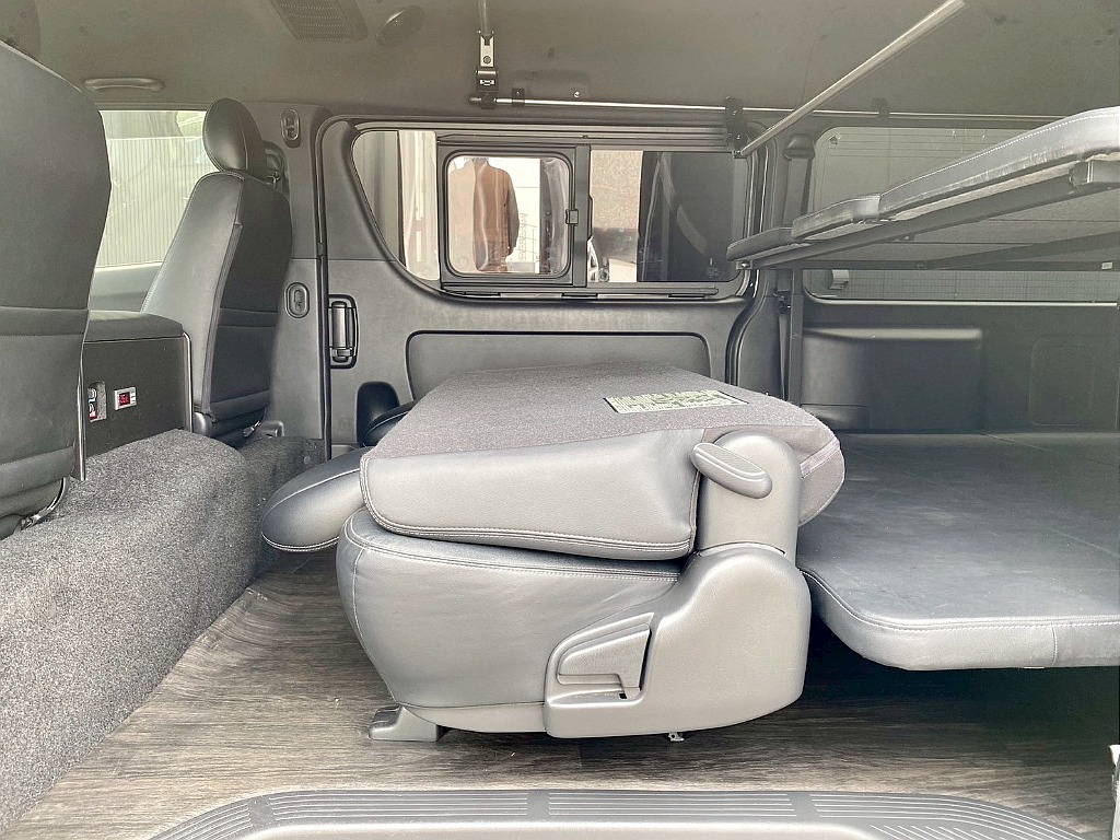 トヨタ ハイエースバン(24枚目)