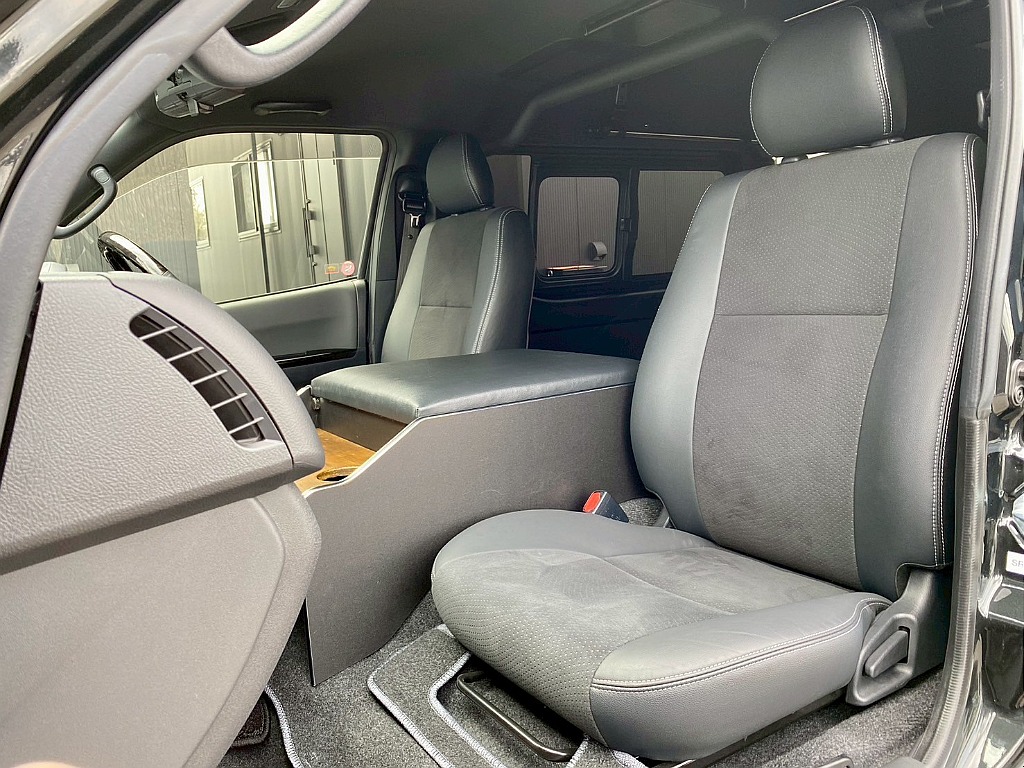 トヨタ ハイエースバン(10枚目)