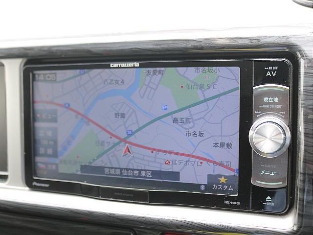 ナビはカロッツェリア7インチナビを装着済み♪TV視聴もできます♪ツインモニターの仕様ですので後席モニターももちろん視聴できます♪
