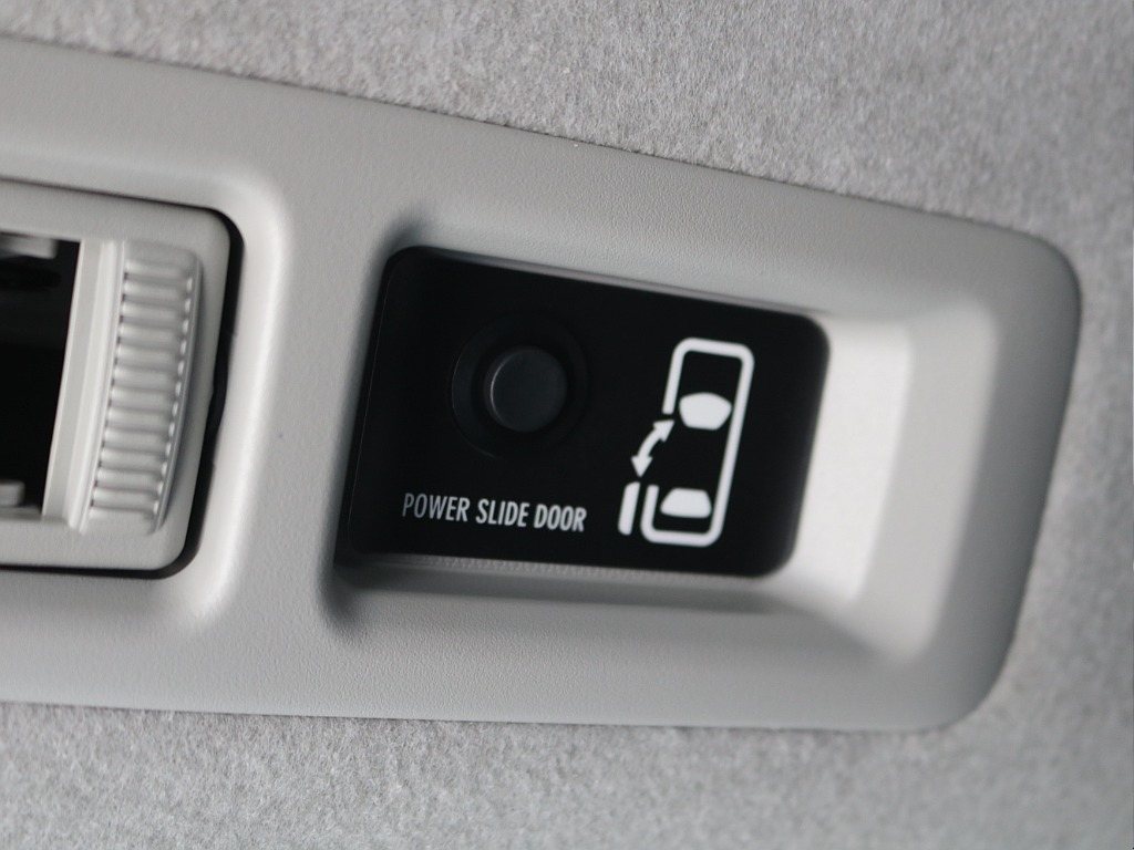 ＦＬＥＸグループは「すべての人に愛車を」をコンセプトに車種別に全国展開中！愛車と一緒に、ライフスタイルを充実させてもらいたいという思いで、ランクル仙台泉店では皆様のご要望になんでもお応えします♪