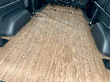 新品　茶木目調カーゴマット装着済み♪