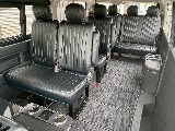 トヨタ ハイエース(4枚目)